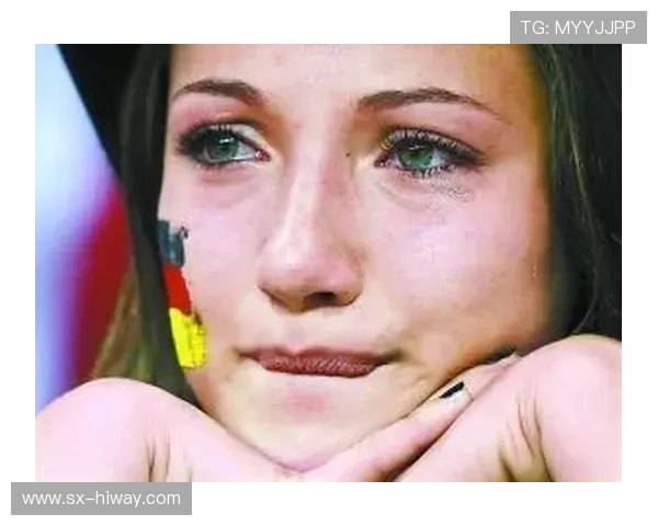 逆转日本更衣室激情泪水交织时