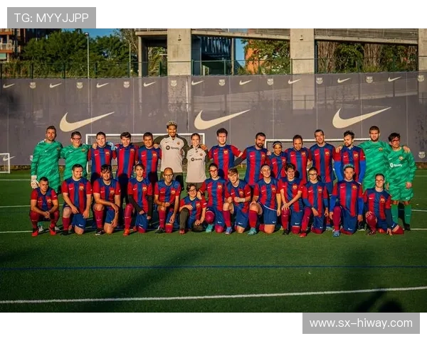 阿劳霍鼓励重伤的特狮：队长加油，我们都与你同在